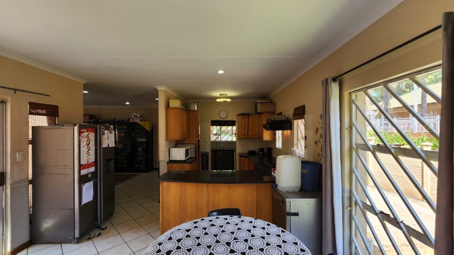 To Let 4 Bedroom Property for Rent in Cashan North West